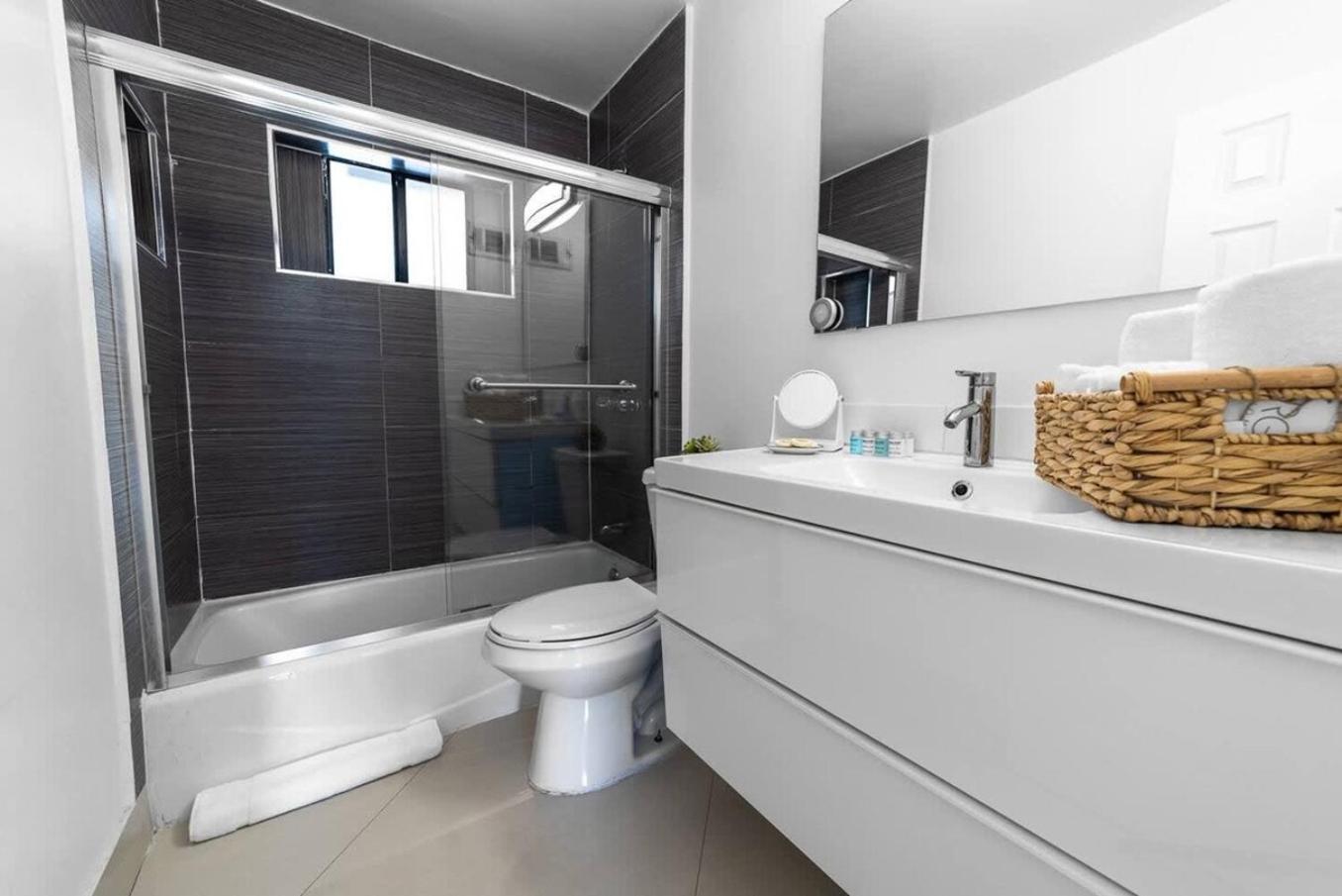 Private Heated Pool Villa In Ftl Near Beach Fort Lauderdale Eksteriør bilde