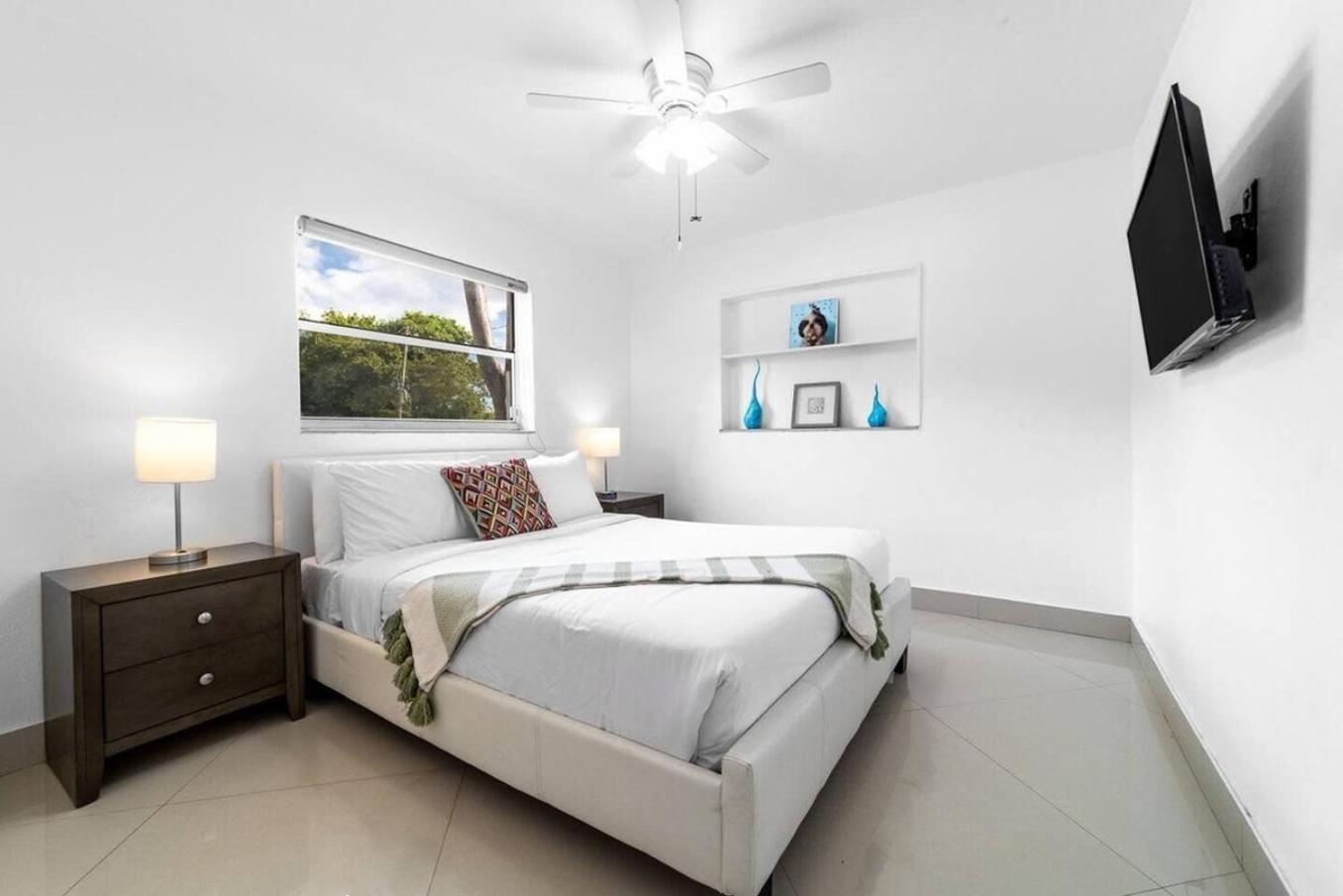 Private Heated Pool Villa In Ftl Near Beach Fort Lauderdale Eksteriør bilde